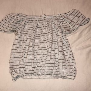 Amuse society Off-The-Shoulder Tee Size S